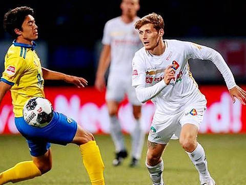 他积极与世 他积极与世