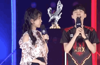 在从高度依 在从高度依